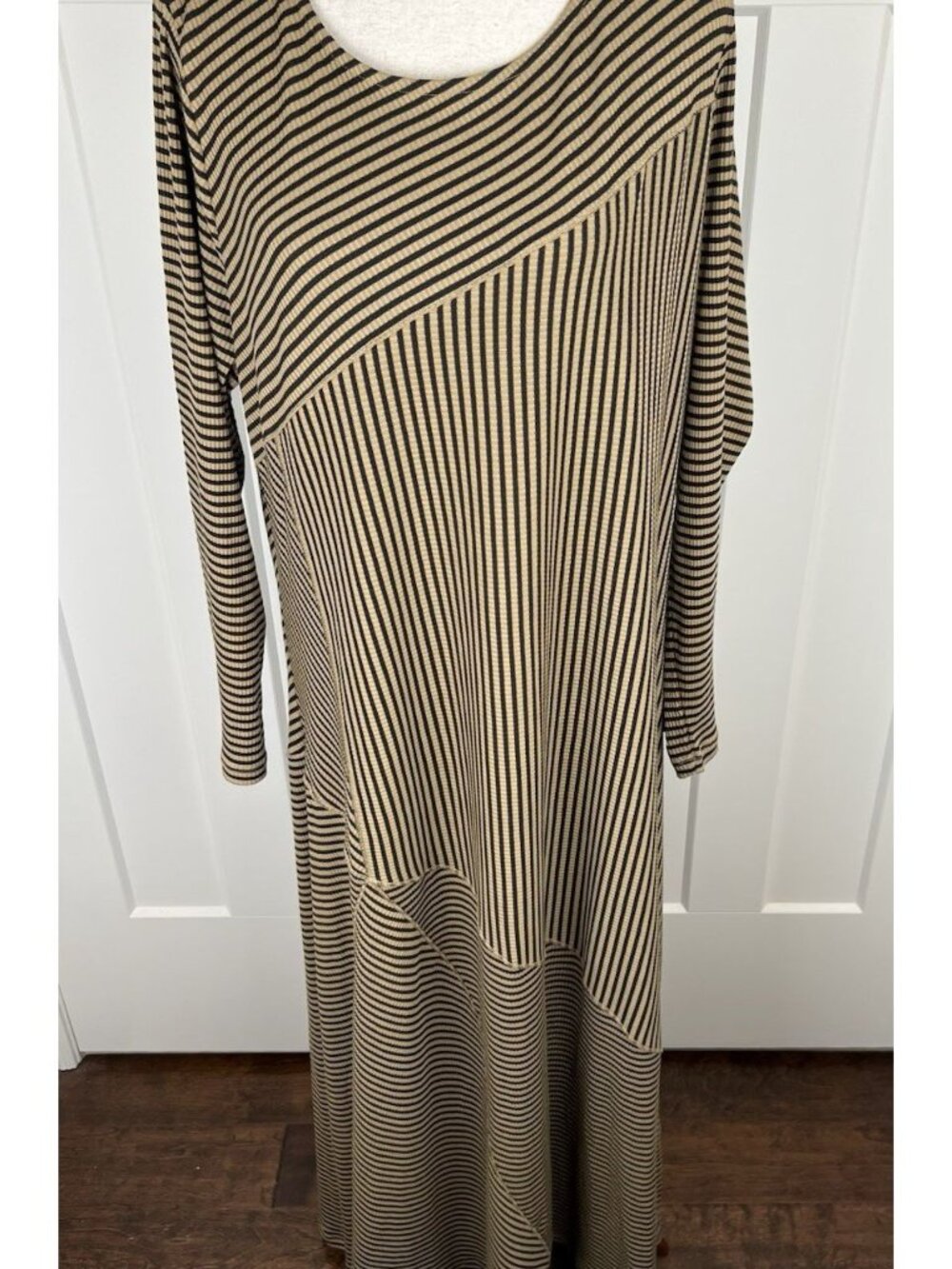 Soft Surroundings 1X Striped Maxi Dress Tan Black Long Sleeve Aline Stretch Boho